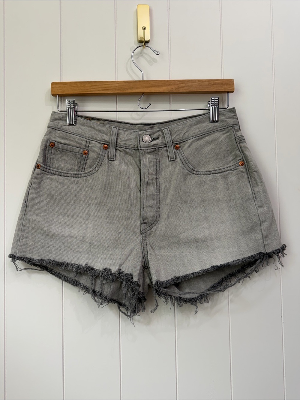 Levi's 501 Grey Wash Frayed Hem Denim Shorts Women’s Size 28